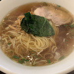 海麟 - ラーメン
            ほうれん草がやや苦かった。