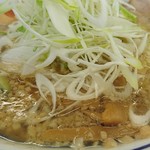 もやしらーめん みちのく - ネギの臭みは全く無くてシャキシャキして白髪ネギみたいで美味しいアクセント＼(^^)／