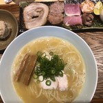 中華蕎麦 とみ田 - 黒岩土鶏の白湯そば＋特選全部のせトッピング＋心の味焼売