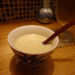Hyakken - お通しは豆乳と野菜ダシのスープ