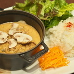 カフェ＆ブックス ビブリオテーク - 豚肉とりんごのクリーム煮込み