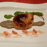 Il Giglio - 真鯛のパイ包み焼き ドライトマトとエストラゴンの香り レンズ豆のピュレとラディッシュのアグロドルチェとともに