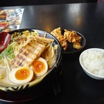 ハルピン 味噌らーめん 雷蔵 - たれ味噌味玉らーめん　850円　＋　千日セット　290円
      税抜き