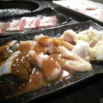 黒毛和牛焼肉酒楽庵 ひよし - ５０００円のコースホルモン　３種　（小腸・ハツ・せんまい）