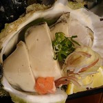 島津寿し - ●●予算相談おまかせ10,800円　①付出②造り③鍋風④小鉢⑤煮物⑥焼物⑦酢物⑧天ぷら⑨にぎり⑩椀物⑪デザート） 2019年06月