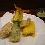 島津寿し - ●●予算相談おまかせ10,800円　①付出②造り③鍋風④小鉢⑤煮物⑥焼物⑦酢物⑧天ぷら⑨にぎり⑩椀物⑪デザート） 2019年06月