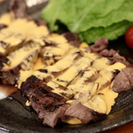 ルッカ - 厚切り牛タンチーズかけ