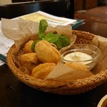 アイリッシュパブ　アモンティラード - 