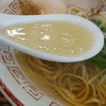 麺屋 京介 - 黄金スープに程よい油が食欲をそそる