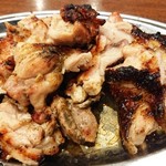Sandaime Torimero - 清流若鶏もも一本焼：カット後