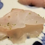 馳走 啐啄一十  - ⑨赤甘鯛(静岡県駿河湾産、サスエ前田魚店、4日寝かせ)
      産卵期は夏～秋、旬は冬～春
      上品な脂の旨みと甘みが特に印象的。
      軟らかいですがダレてなく、モチモチ感があり素晴らしい食感です。