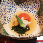 にい留 - 渡り蟹（内子とともに）、トマト、わかめ、おくらのジュレ