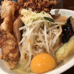 旨辛ラーメン 表裏 - 