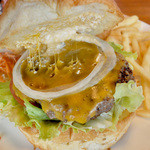 ジェービーカフェ - バンズを上げるとこのとおり