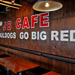 ジェービーカフェ - 店内のテーブル