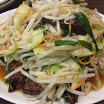 けん蔵 - レバ野菜炒め 670円