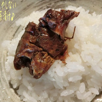 平野屋 - むしやしないの鮎茶漬け+志んこと抹茶セット(2300円)♪
                鮎茶漬けには筍や山菜の小鉢、香の物付き。
                鮎茶漬けに乗ってるのは鮎の柔らかく煮込まれた佃煮みたいのなんだけど、程よく塩が効いて美味しかった！