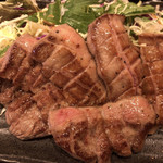 Yakiniku Fuku Chan Ando Kare Shoppu - プレミアム厚切り牛タン定食