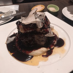 俺のフレンチ 銀座 - 牛フィレ肉とフォアグラのロッシー二 +トリュフトッピング