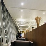 Noi Bai International Airport  Business lounge - ラウンジ内。