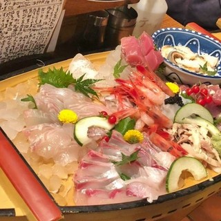 Affordable [Funemori], a gorgeous arrangement of the day's freshly caught seasonal fish.