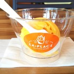 ラ プラス - カップアイス マンゴーソルベ (税込)324円 ※正面から (2019.06.09)