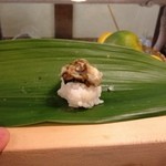 鮨安 - 初めて食べた牡蠣の寿司
