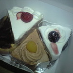 Cafe HAPPY AVENUE - ケーキ4つ