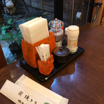 加津味 - テーブル　薬味