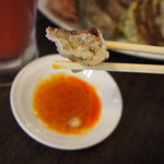 千日前 やすだや - 元祖にんにく餃子（皮：白色）