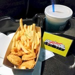 ミッドランドスクエア シネマ2 コンセッション - ナゲット＆ポテト