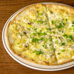 釜揚しらすと山椒のピザ 釜揚しらすと山椒のピザ