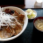 MURA - MURAの豚丼 880円