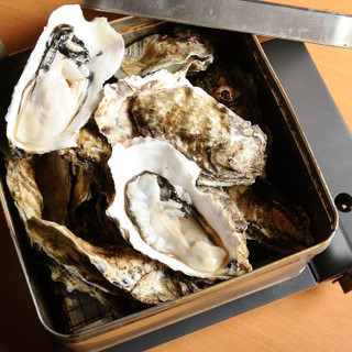 宮城県から直送！新鮮で濃厚な牡蠣を生・焼き・蒸しでご堪能あれ