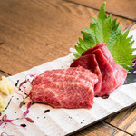北海道產牧草牛的紅肉刺身