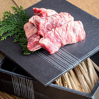 【当店名物】牧草牛の藁焼きハラミ