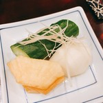 鳥田中 - 自家製漬物盛り