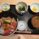 ゆうき丸 - 築地スペシャル丼の具の大盛り