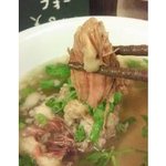 Yohozukaferanai - 澄んだスープの中にオックステールとピーナッツ。中のお肉は箸でほろほろとほぐれます！