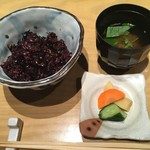 Yuushun - ひじきと黒米御飯が美味しくて、漬物と味噌汁の味を覚えてない。(^^;