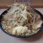 ラーメン二郎 - コール：ニンニク、アブラ！