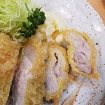 とん八亭 - 断面　かつライス　900円