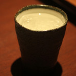 いか鮮本家 - 麦焼酎の水割り