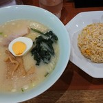 元祖 札幌や - 味噌ラーメン、半チャーハン 830円