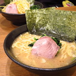 横浜ラーメン弐七家 - 