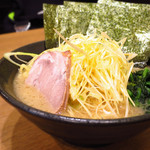 横浜ラーメン弐七家 - 