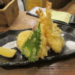 酒場 やまと - 「海老の天ぷら盛り合わせ」(￥680)