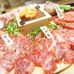 本気焼肉 肉とめし 肉寿司 - ニク盛り