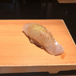 鮨し人 - ヒラメの握り