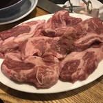 羊肉炭火焼 肉汁屋 - 